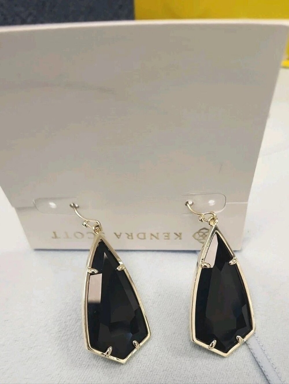Nwot Kendra Scott earrings black and gold